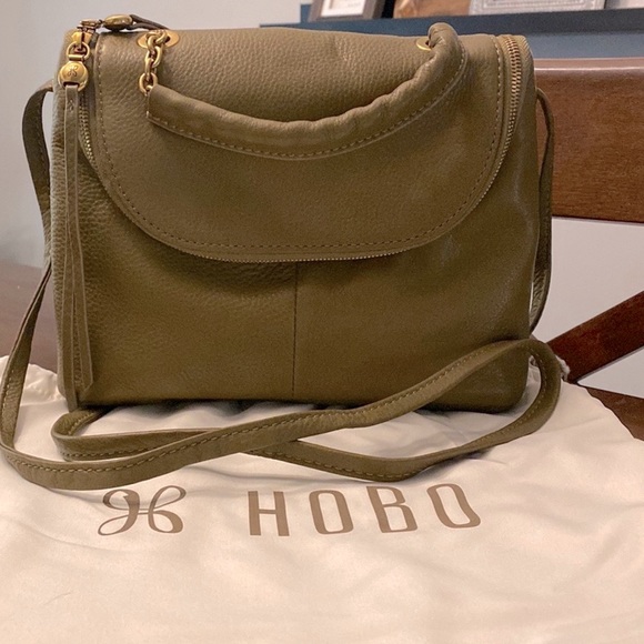 NWOT Hobo Satchel/Crossbody Color is Khaki